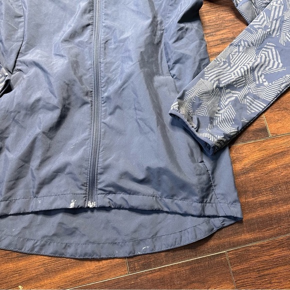 Nike Essential Flash Reflective Running Jacket - Picture 4 of 4